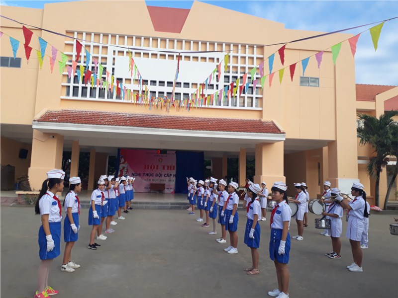 Một số hình ảnh quá trình tự đánh giá năm học 2015-2016