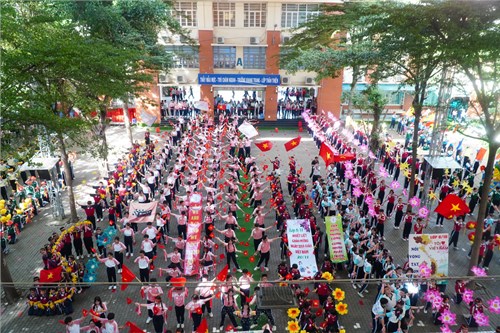 Hội thi múa dân vũ khối 8 năm học 2024 - 2025