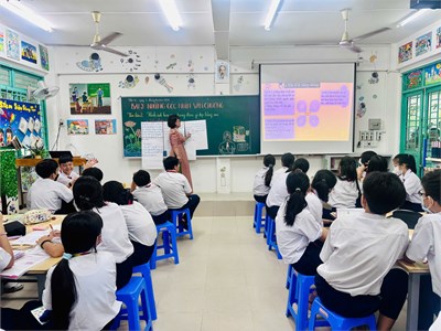 Hình ảnh lên tiết môn Văn 7_Bài dạy minh họa Bài 3: Những góc nhìn văn chương_Văn bản 2: Hình ảnh hoa sen trong bài ca dao “Trong đầm gì đẹp bằng sen”_GV thực hiện: Nguyễn Thị Thanh Bình