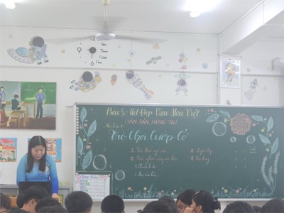 Một số hình ảnh tiết dạy minh hoạ NCBH môn Văn 7_Bài dạy minh họa Bài Văn bản thông tin - Trò chơi cướp cờ_GV thực hiện: Huỳnh Ngọc Bích Phượng