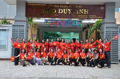 Trường THCS Đào Duy Anh hưởng ứng chào mừng kỉ niệm 50 năm giải phóng miền Nam thống nhất đất nước (30/4/1975 - 30/4/2025)