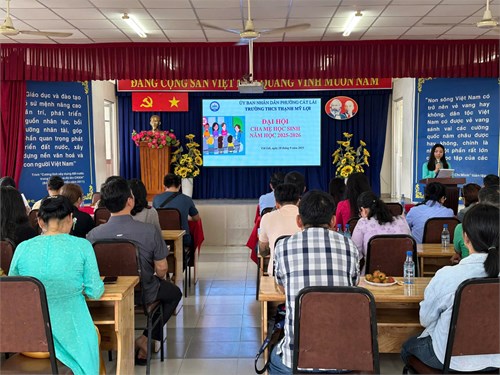 Hội nghị ban đại diện cha mẹ học sinh năm học 2025-2026  chủ đề “phụ huynh đồng hành cùng con”