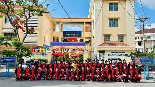 Chương trình phụ huynh đồng hành cùng con nhân ngày ra trường năm 2025