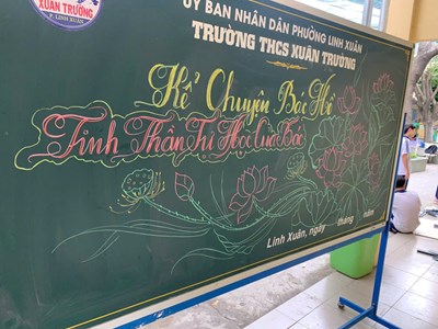 Chào cờ đầu tuần kết hợp kể chuyện về học tập và làm theo tư tưởng, đạo đức, phong cách Hồ Chí Minh (ngày 13/10/2025)