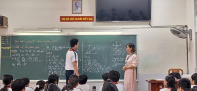 Thao giảng Toán: Cách vẽ tia phân giác (cô Lều Thị Hạnh trình bày)