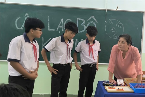 Câu lạc bộ Khoa học tự nhiên